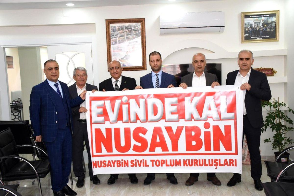 Nusaybin\'deki STK\'lardan vatandaşlara \'evinde kal\' çağrısı