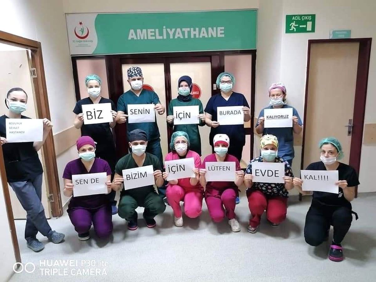 Sağlık çalışanlarından \'Evde kal\' mesajı