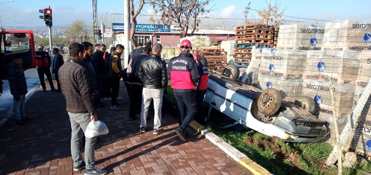 Şanlıurfa\'da otomobil takla attı: 1 yaralı