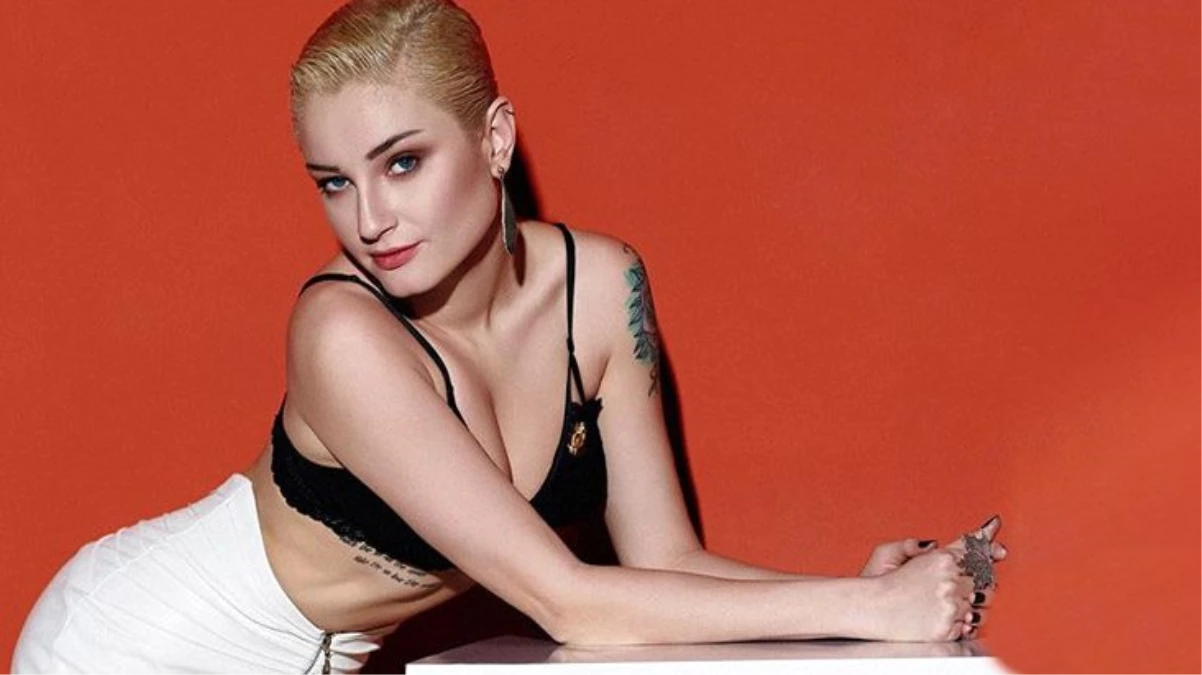 Şarkıcı Güliz Ayla, "Neden striptiz videoları çekmiyorsun" diyen takipçisine sert çıktı