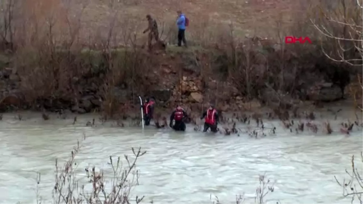 TUNCELİ Munzur Nehri\'nde kaybolan uzman çavuşun arama çalışmalarında 3\'üncü gün