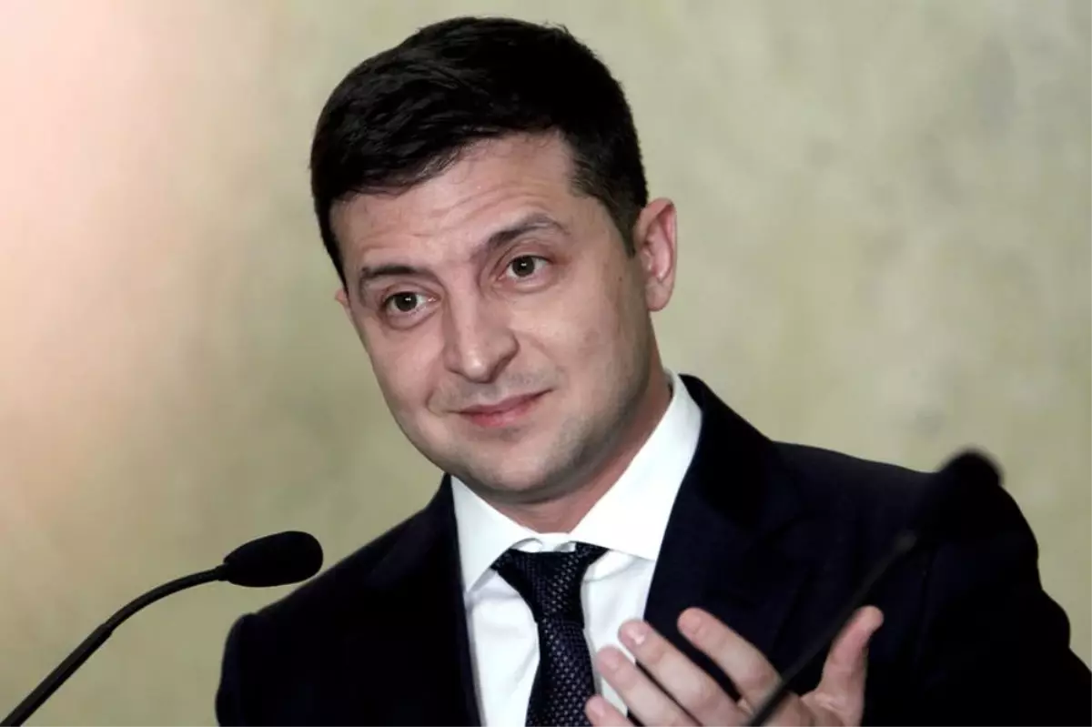 Zelenskiy : "Virüsten korunmak için babaanne yöntemlerinizi bir kenara bırakın"