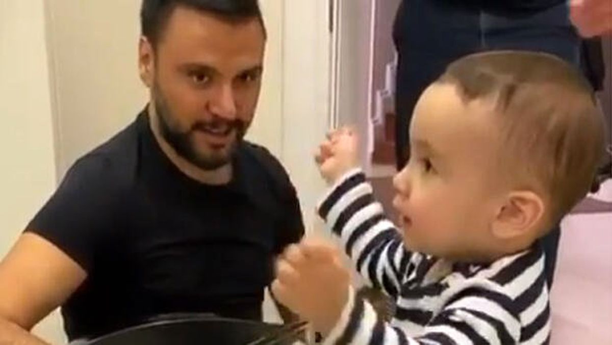 Alişan çaldı oğlu Burak oynadı