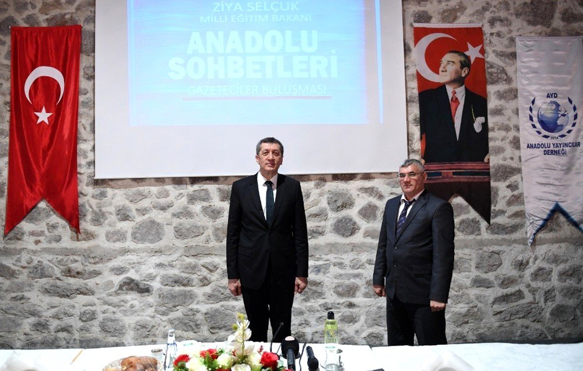 Bakan Selçuk: "Çocuklar, siz yüz yüze ne eğitim gördüyseniz sınav onlardan olacak"