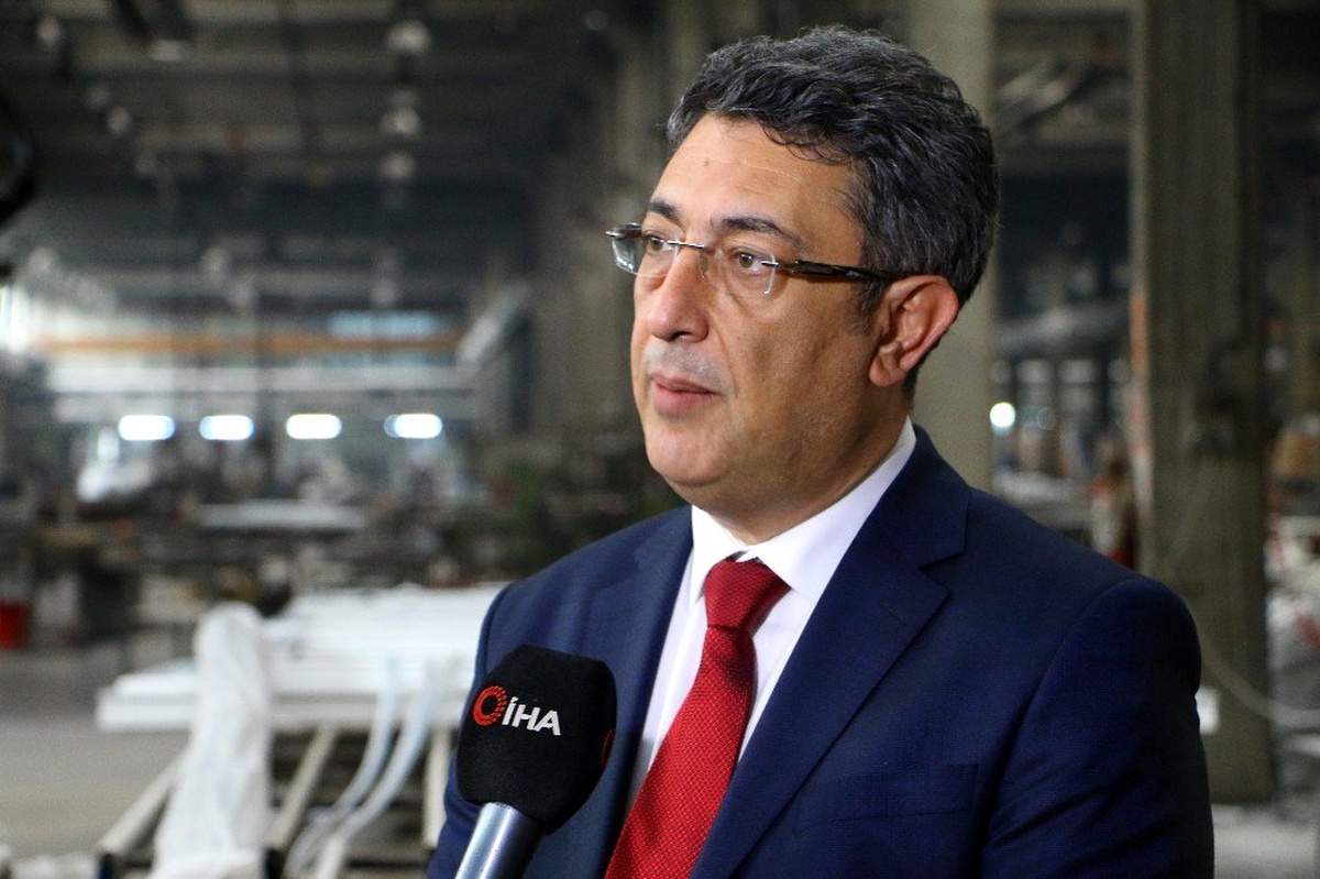 Binalardaki ısı kayıpları sokağı ısıtıyor