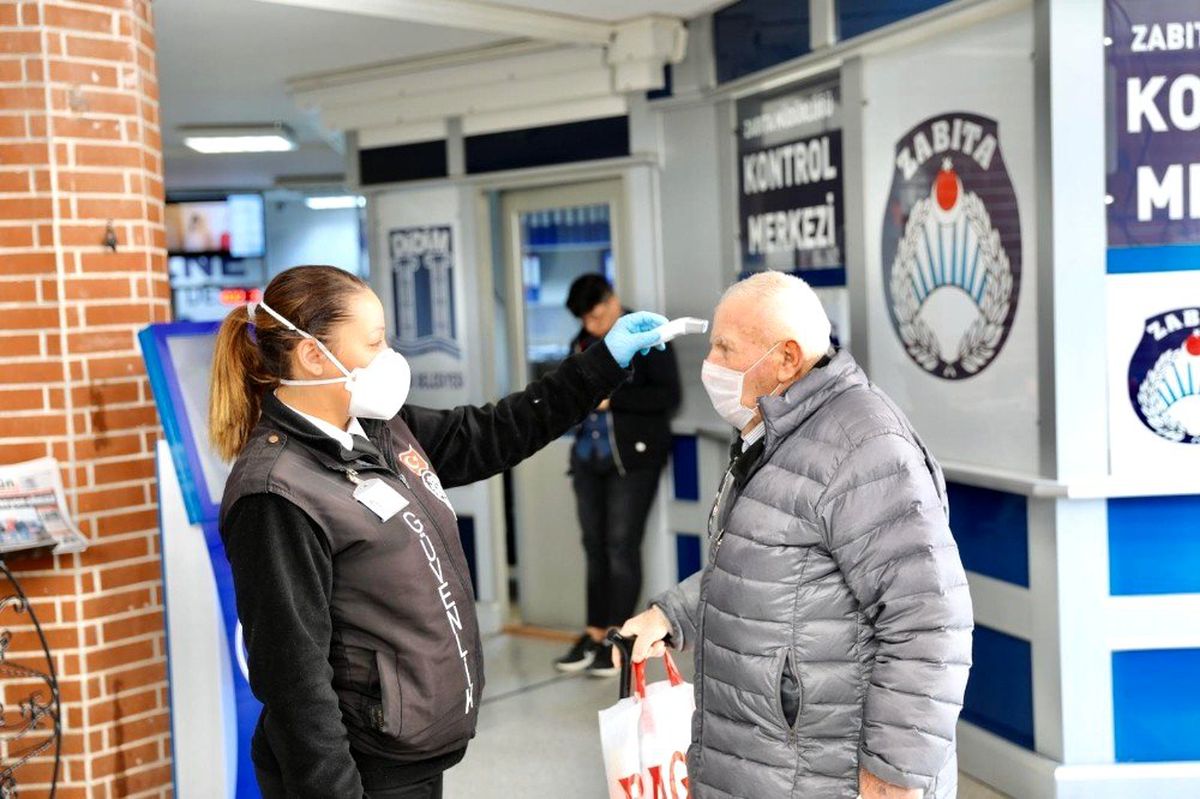 Didim Belediyesi\'ne girişlerde ateş ölçüm uygulaması başlatıldı