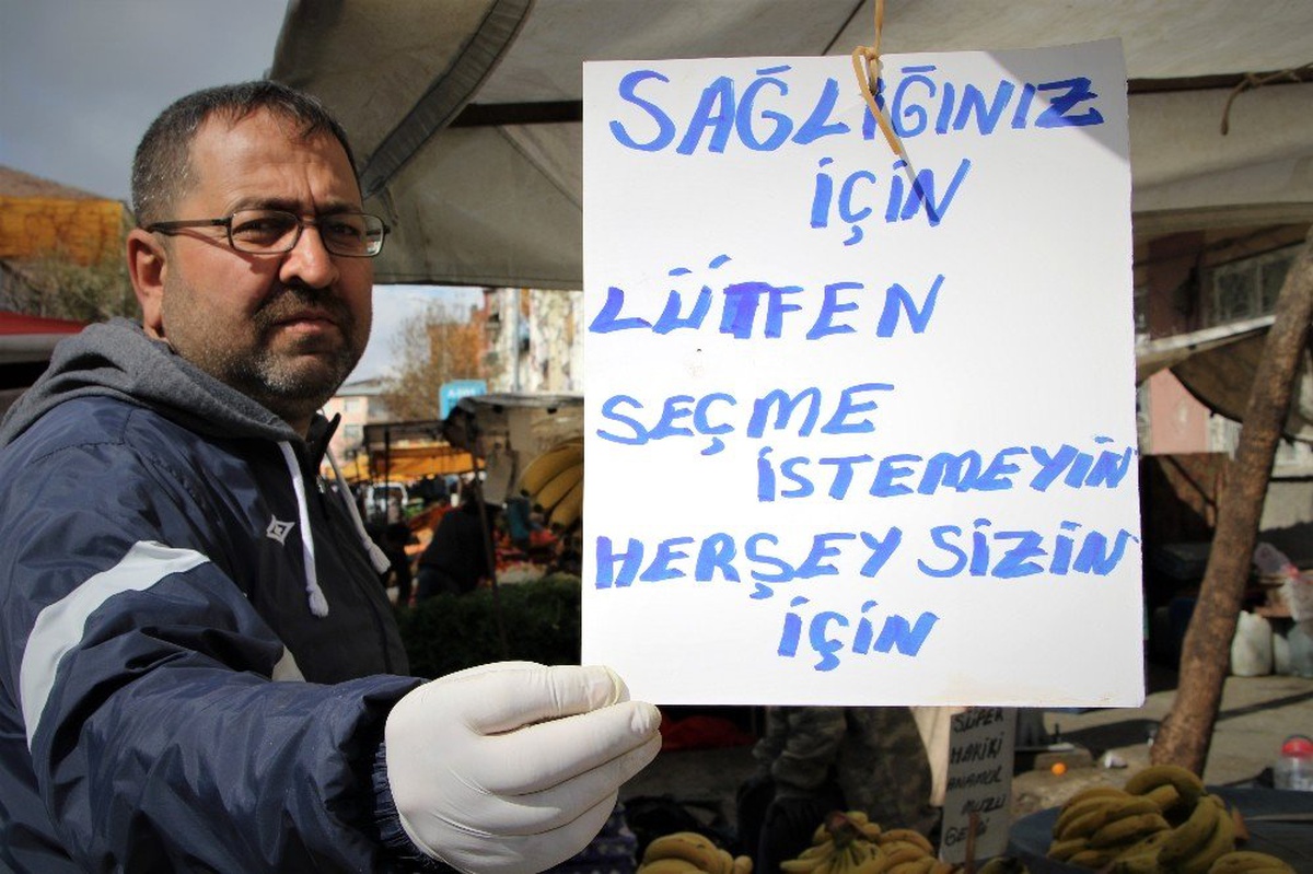 Elazığlı pazarcıların korona virüs önlemi
