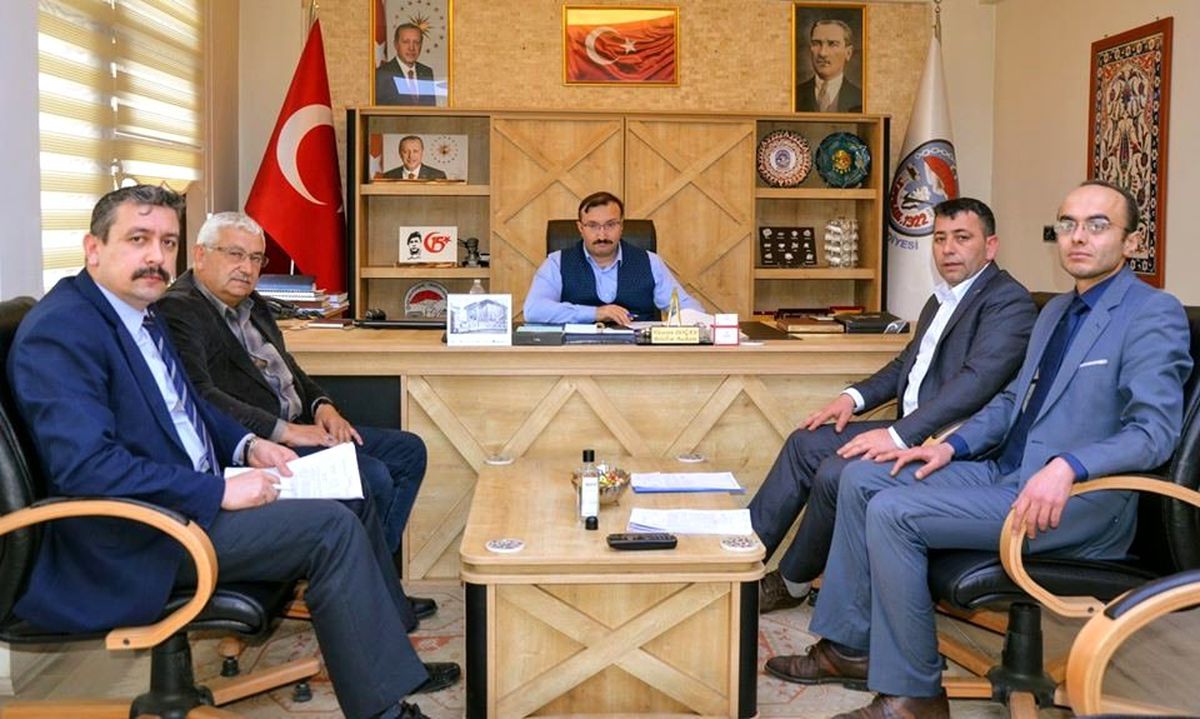 Emet Belediyesi Korona virüs nedeniyle kira alacaklarını 3 ay erteledi