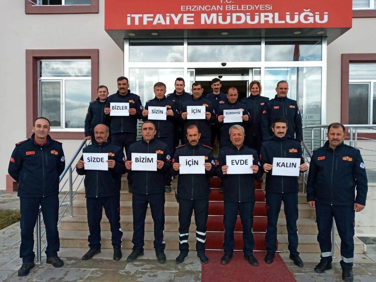 Erzincan itfaiyesinden \'Evde kal\' mesajı