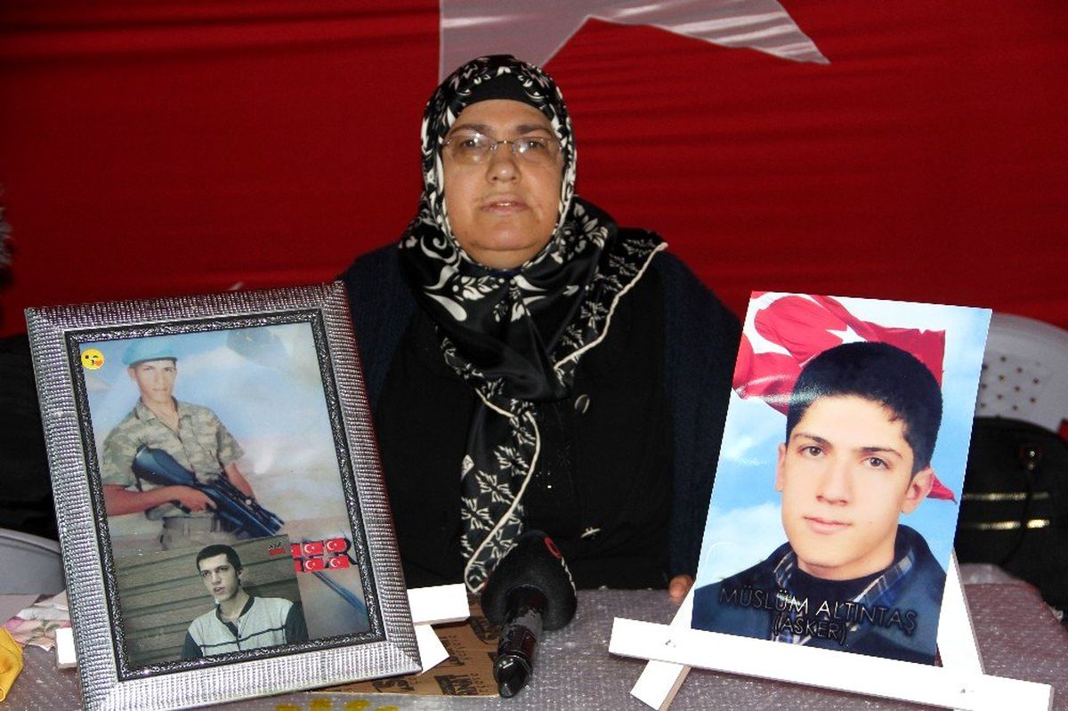 HDP önündeki ailelerin evlat nöbeti 200\'üncü gününde
