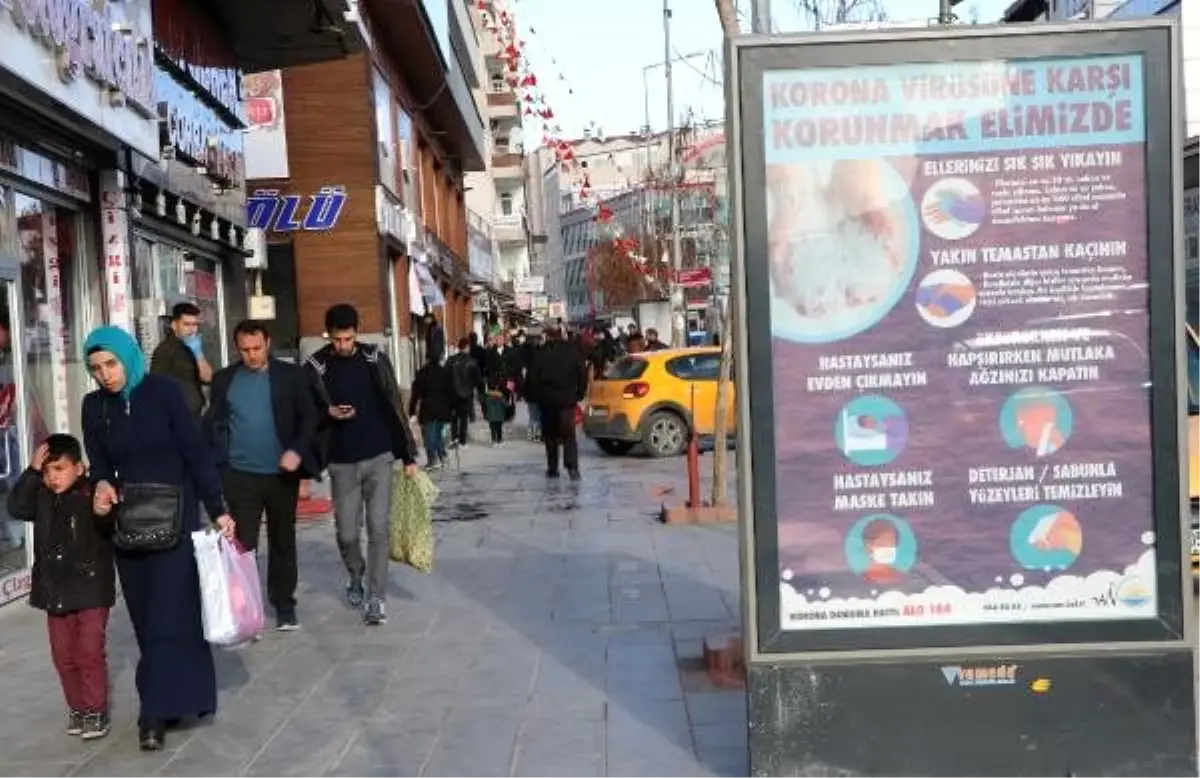 Kışı evde geçiren Vanlılar güneşli havada \'evde kalamadı\'