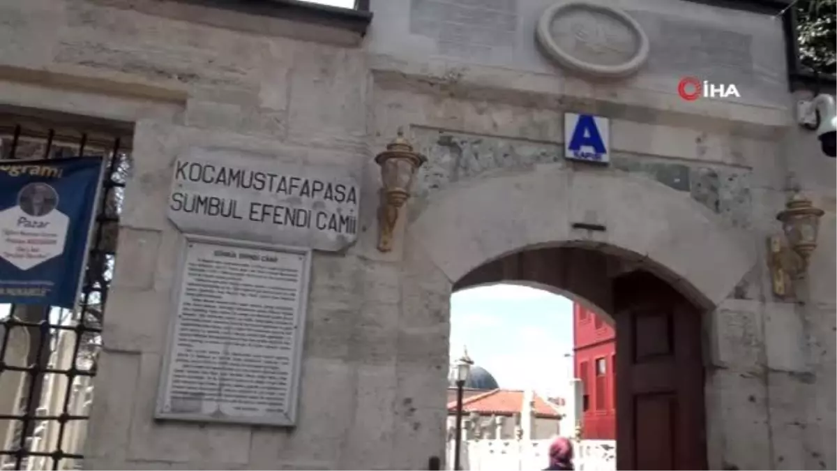 Korona virüs nedeniyle cuma namazında Taksim Mescidi Camii boş kaldı