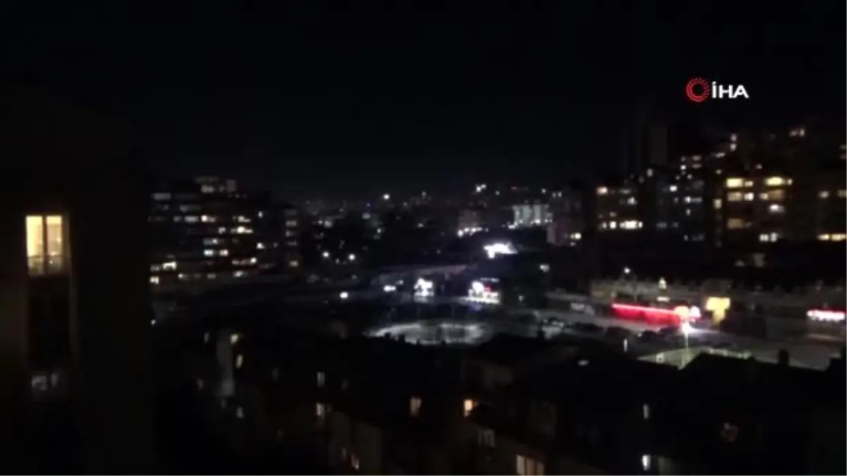 Kosova\'da siyasiler için tencere tavalı protesto