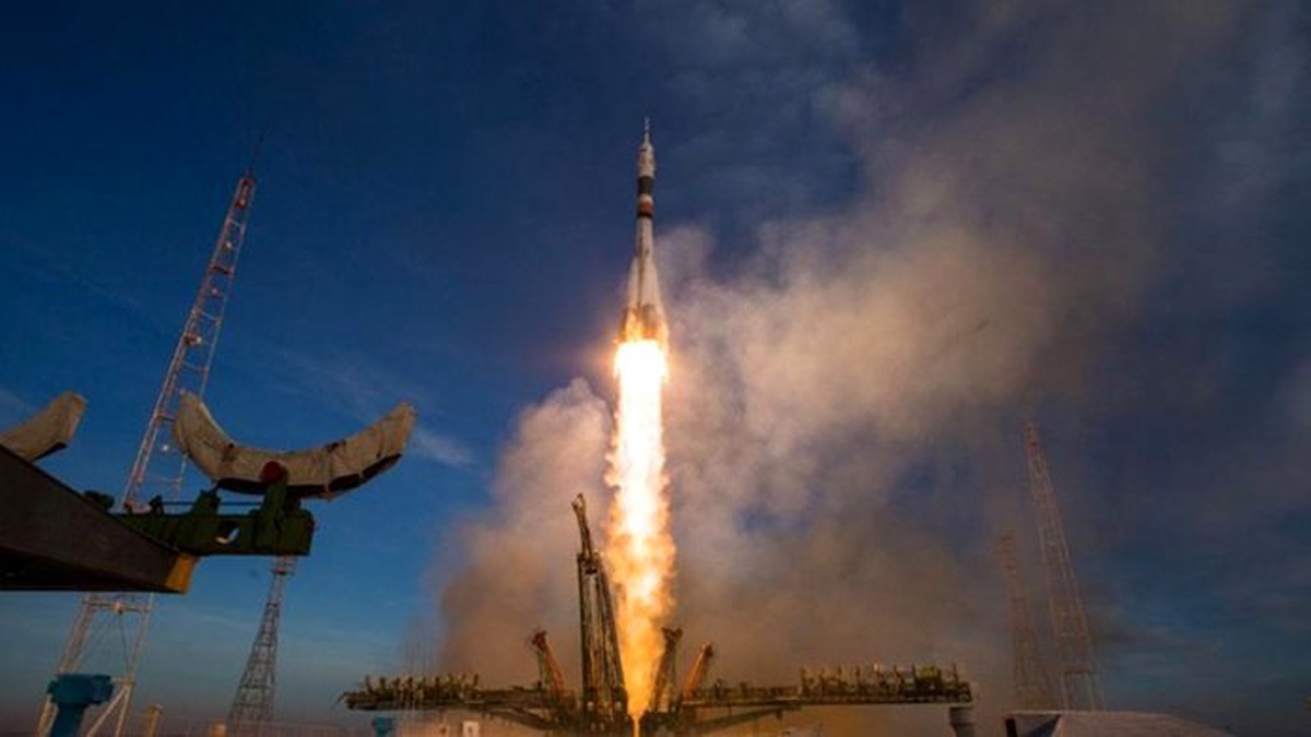 NASA, Ay roketi çalışmalarını askıya alıyor