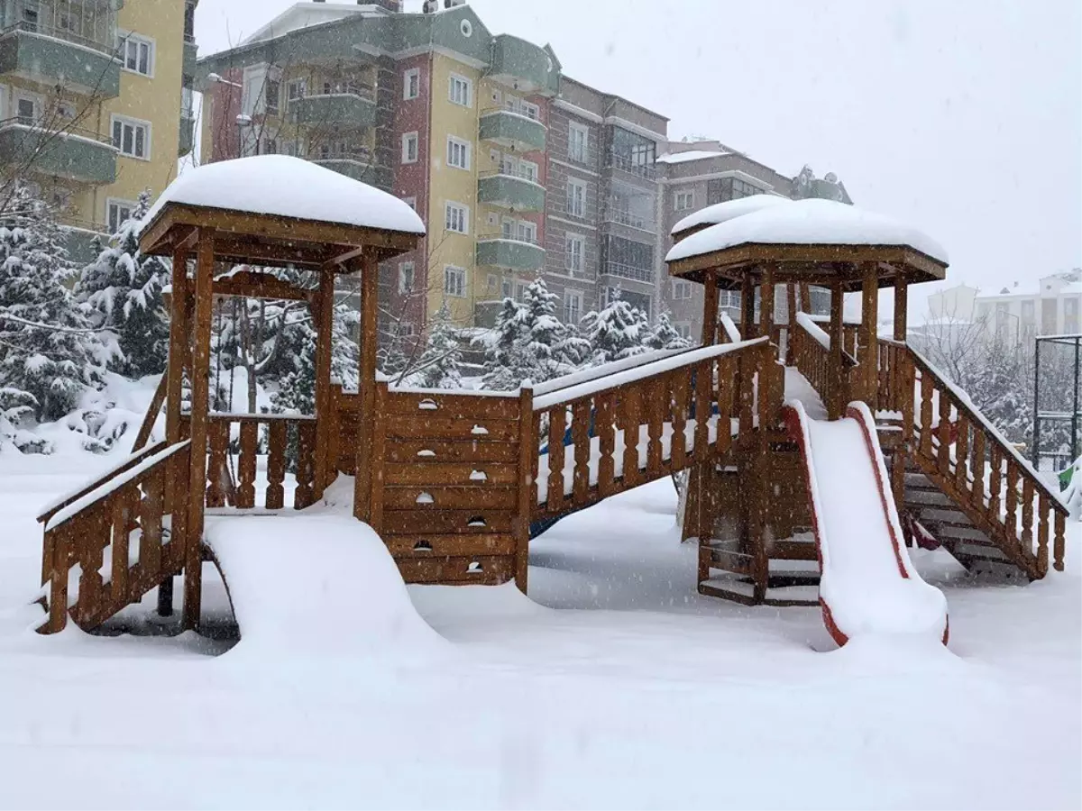 Nevşehir\'de kar yağışı etkisini sürdürüyor