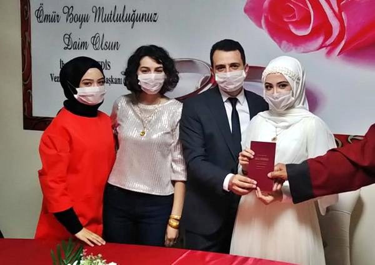 Nikah töreninde koronavirüs tedbiri