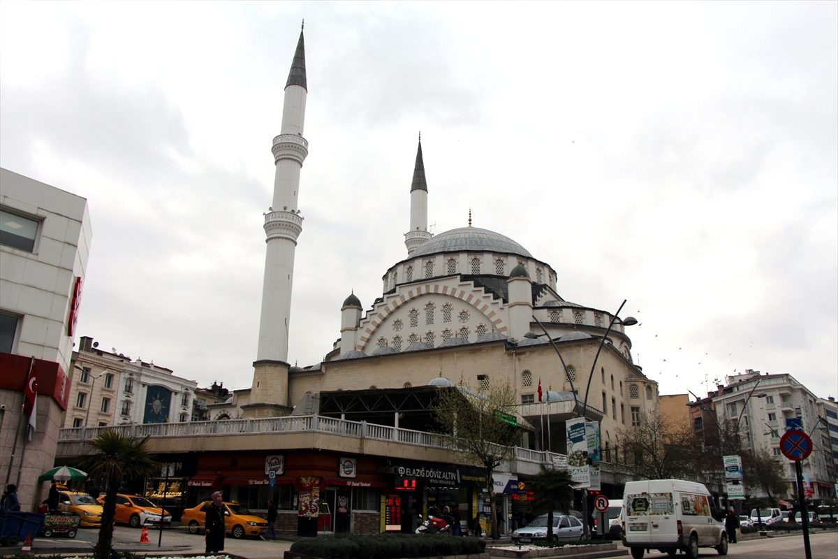 Nusaybin\'de camilerde cuma namazı kılınmadı