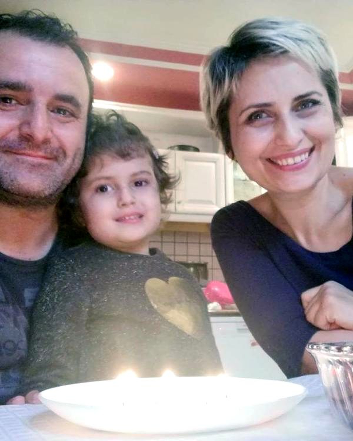 Öykü Arin, 5 yaşına ev karantinasında girdi
