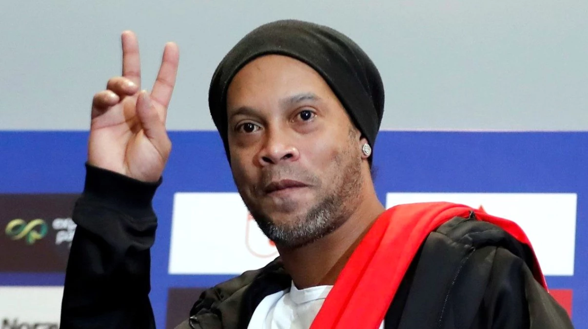 Ronaldinho, pasaportu aldığı Dalia Lopez\'in mahkemeye çıkamaması nedeniyle hapishaneden çıkamadı