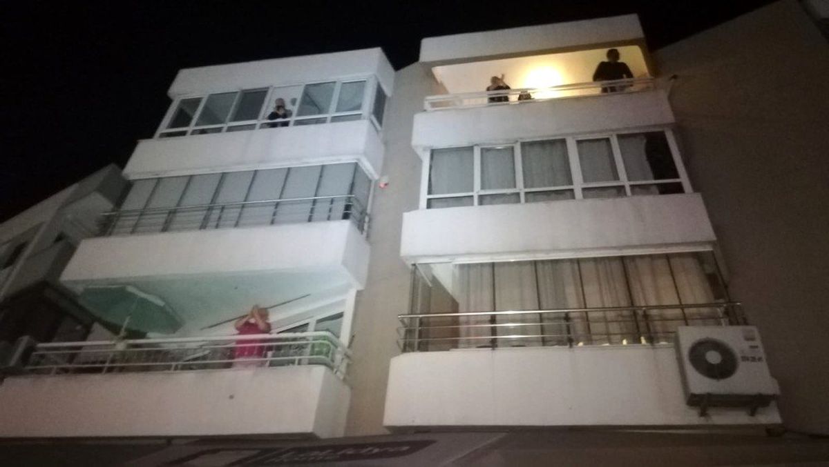 Sağlık çalışanlarına alkışlı destek devam ediyor
