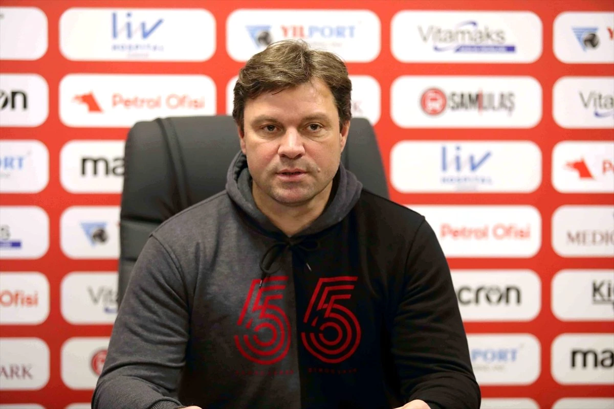 Samsunspor Teknik Direktörü Ertuğrul Sağlam: "Ülke olarak önümüzdeki maç koronavirüsle"