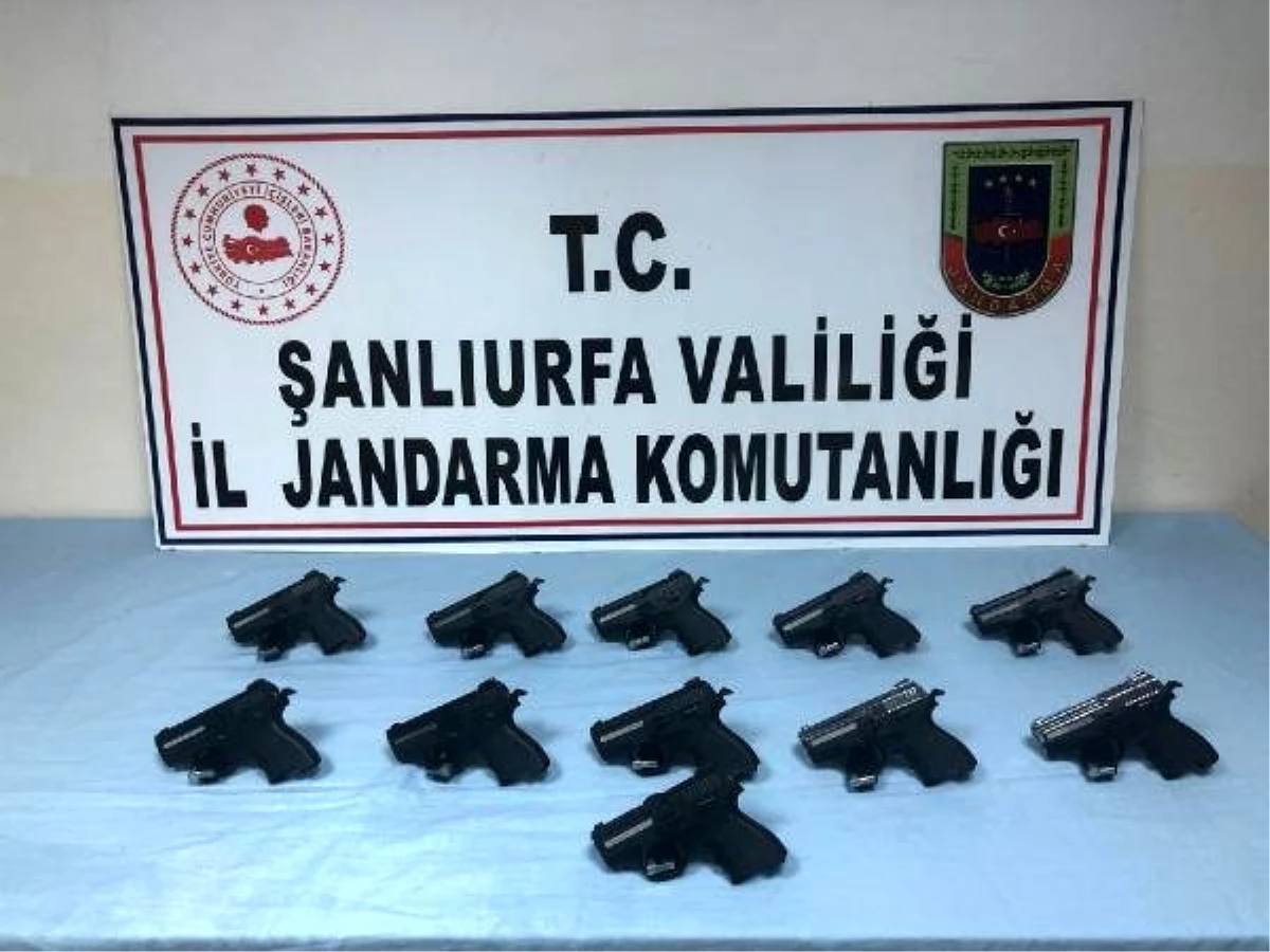 Şanlıurfa\'da, evinde 11 tabanca bulunan şüpheli tutuklandı