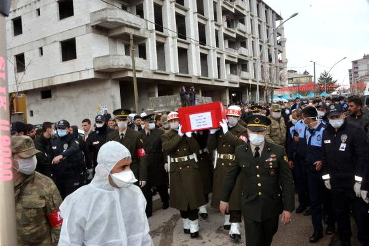Şehit Taş, koronavirüs tedbirlerinin alındığı törenle son yolculuğuna uğurlandı