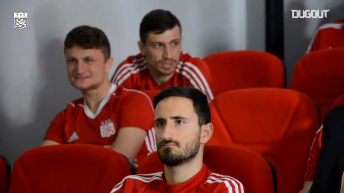 Sivasspor, Oyuncularını Ve Teknik Heyeti Korona Virüsü Hakkında Bilgilendirdi