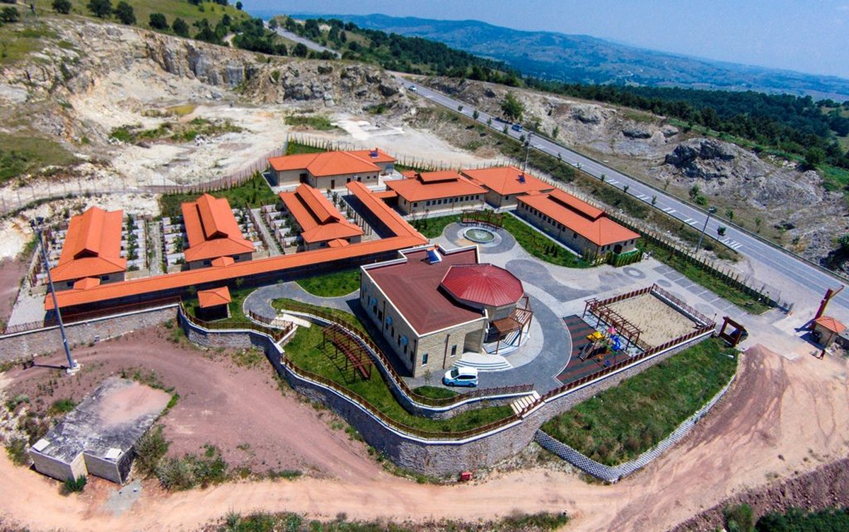 Sokak hayvanları barınakları ziyaretlere kapandı