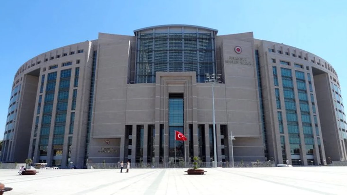 Son Dakika: İstanbul Adalet Sarayı\'nda bir hakimin eşinin koronavirüs testi pozitif çıktı