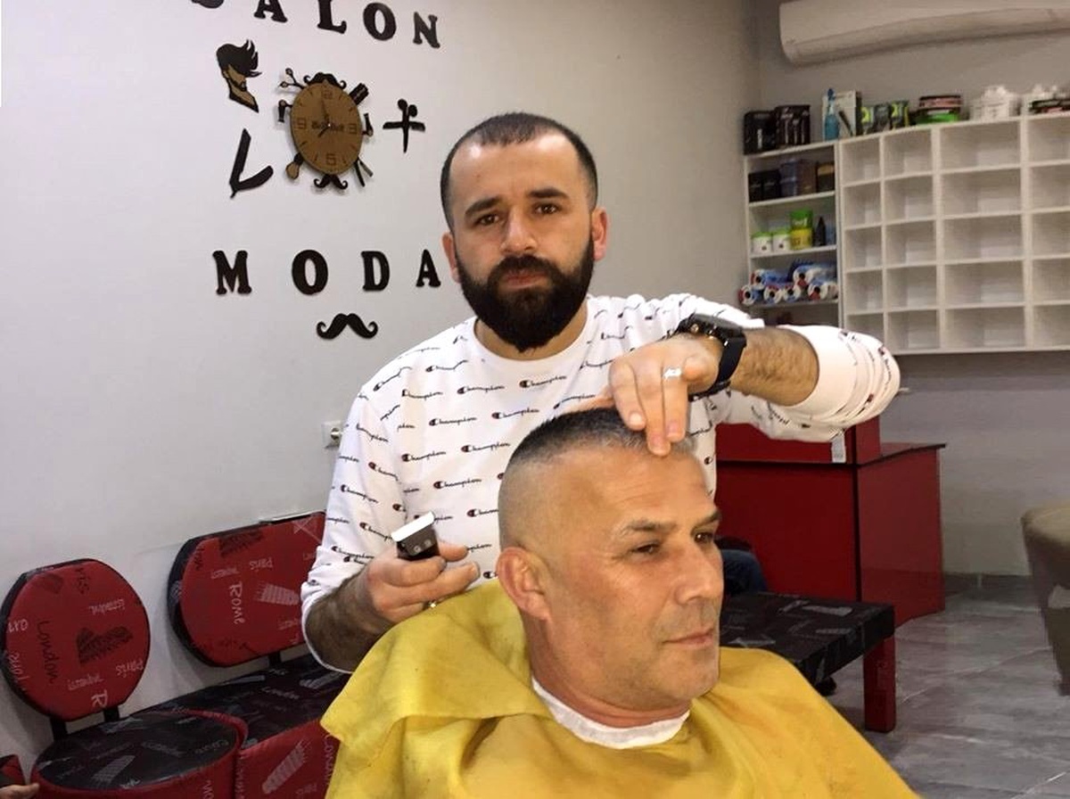 Ünye\'de kuaför ve berberlere korona virüsü tatili