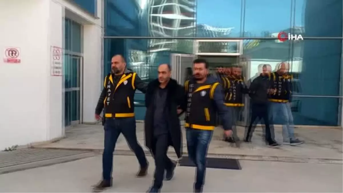 Acilin kapısına bırakılan şahsın katilleri kıskıvrak yakalandı