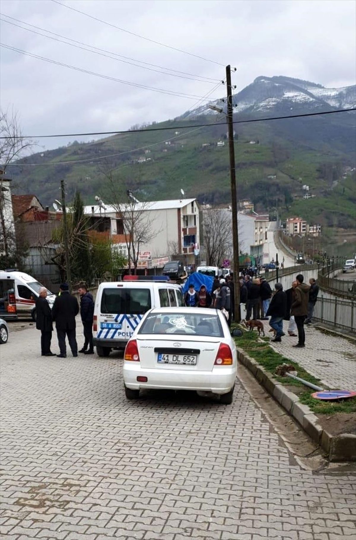 Akrabalar arasında çıkan kavgada bir kişi bıçaklanarak öldürüldü