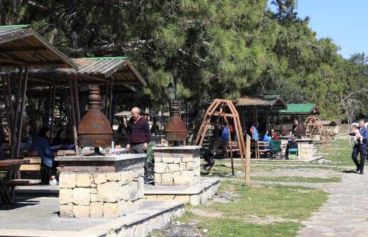 Antalya\'da mesire alanları doldu