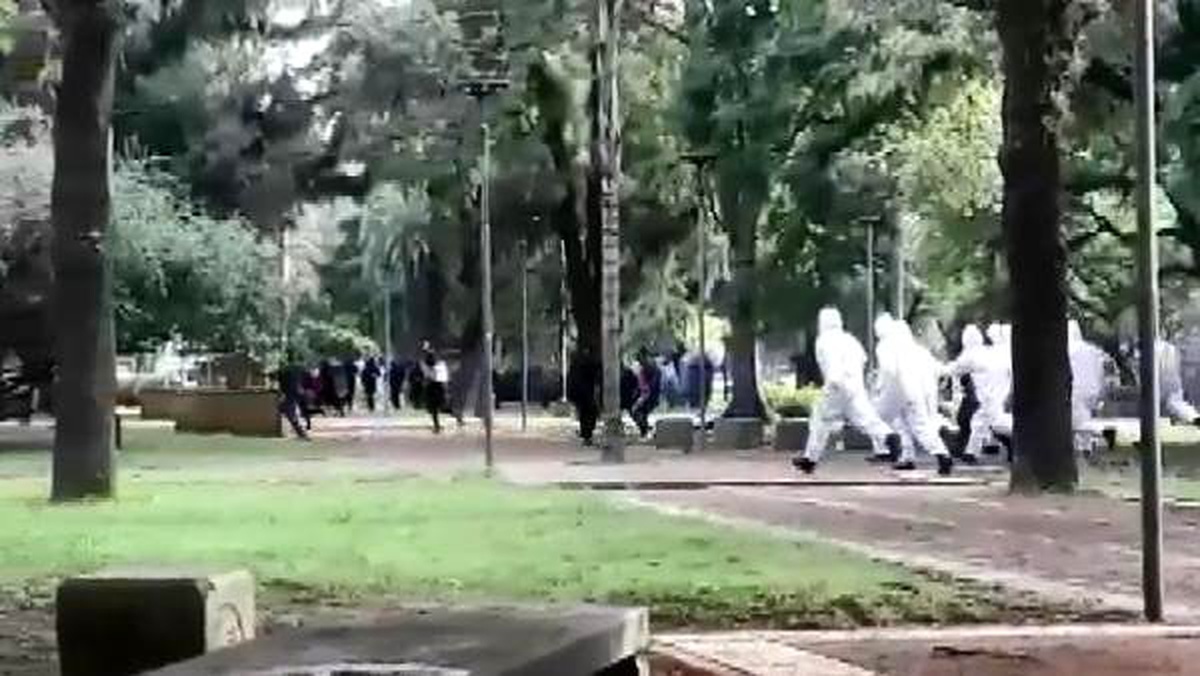 Arjantin\'de zorunlu karantinaya uymayana biber gazlı müdahale