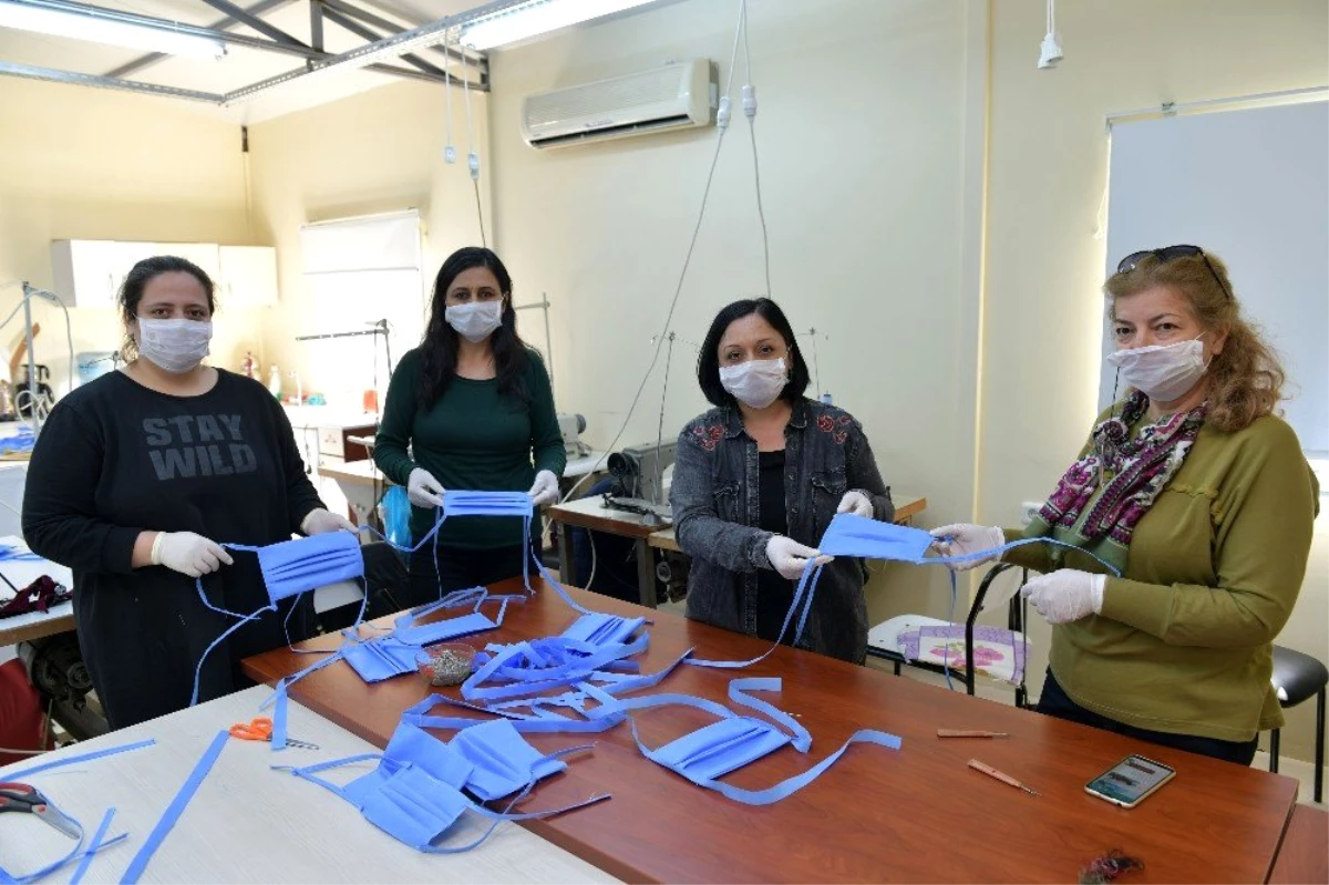 Çiğli\'deki sağlıkçıların maskeleri Çiğli Belediyesinden