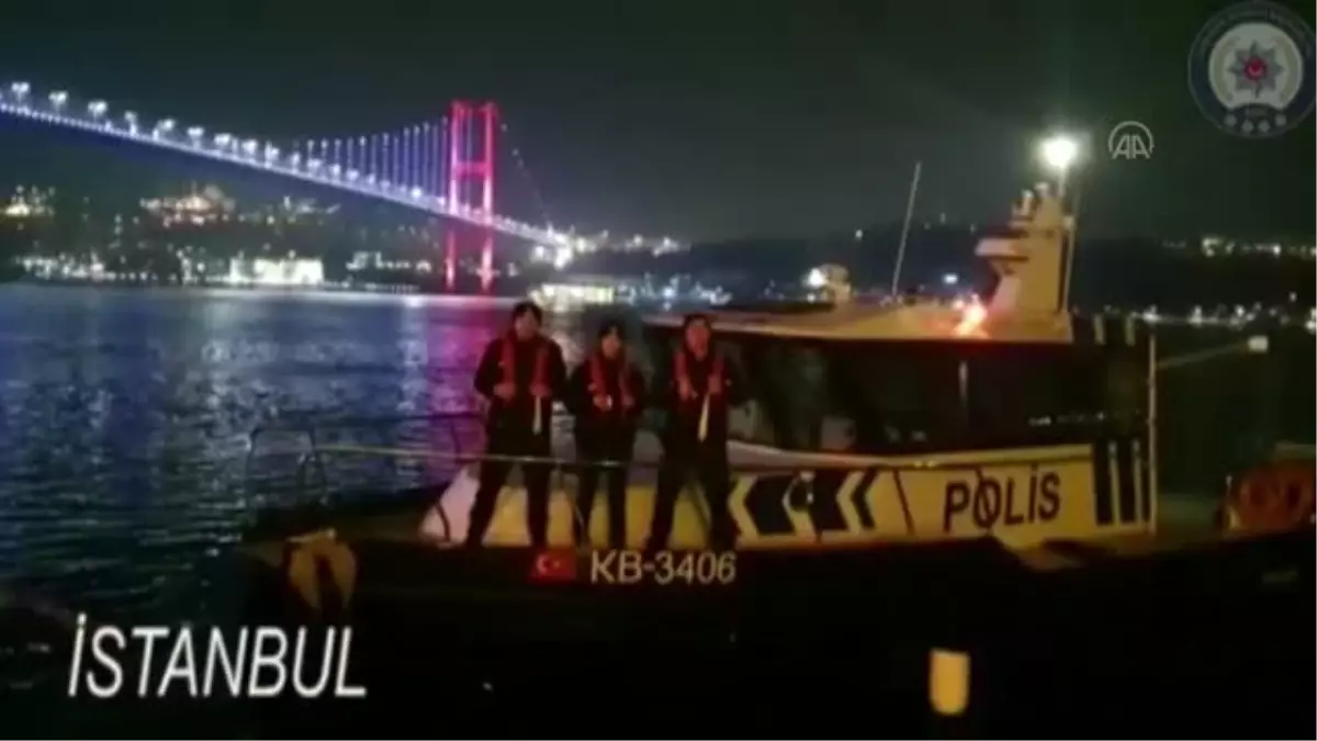 Deniz polisinden sağlık çalışanlarına alkış desteği