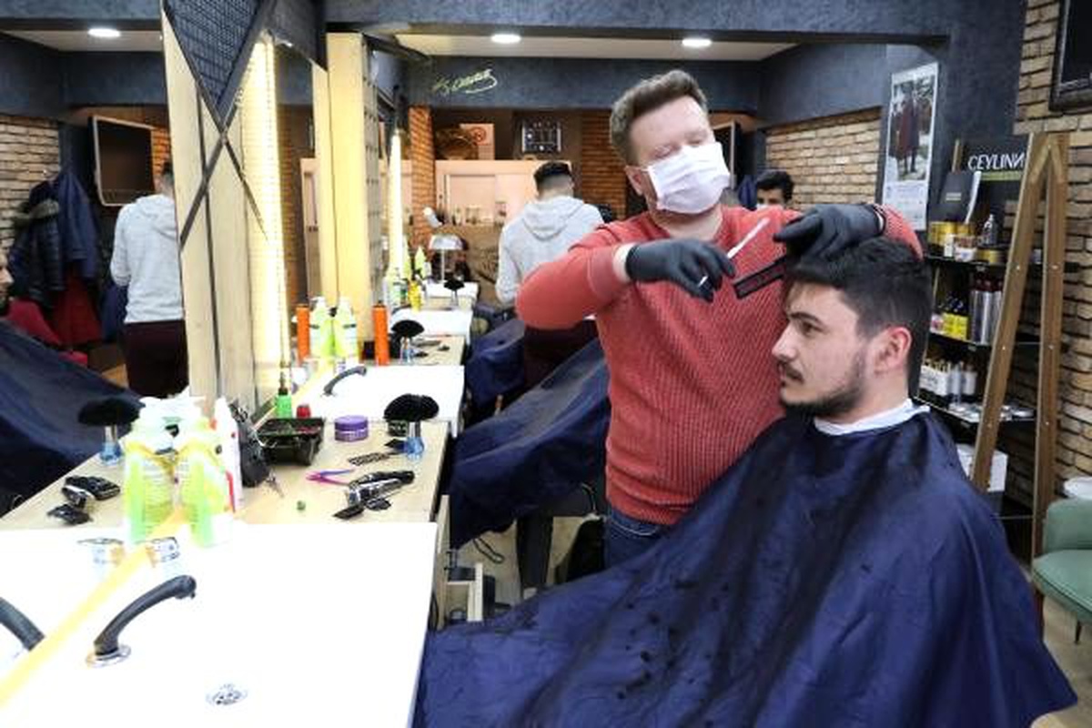Eskişehir, Kütahya ve Bilecik\'te kuaförler yasağa uyup işyerlerini kapattı