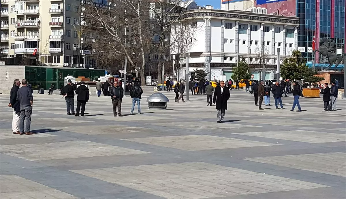 Kırşehir Belediyesi hoparlörden koronavirüs uyarısında bulundu