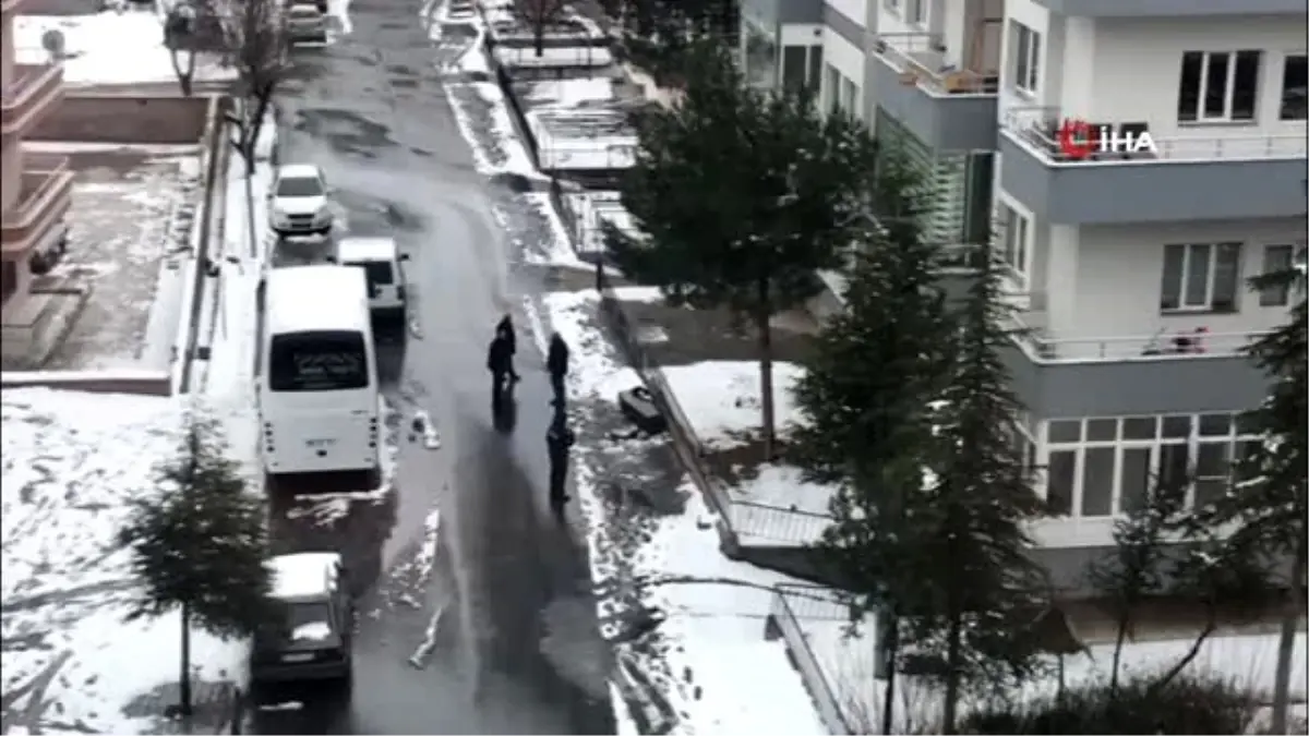 Mahalleye bırakılan tabut polisi harekete geçirdi