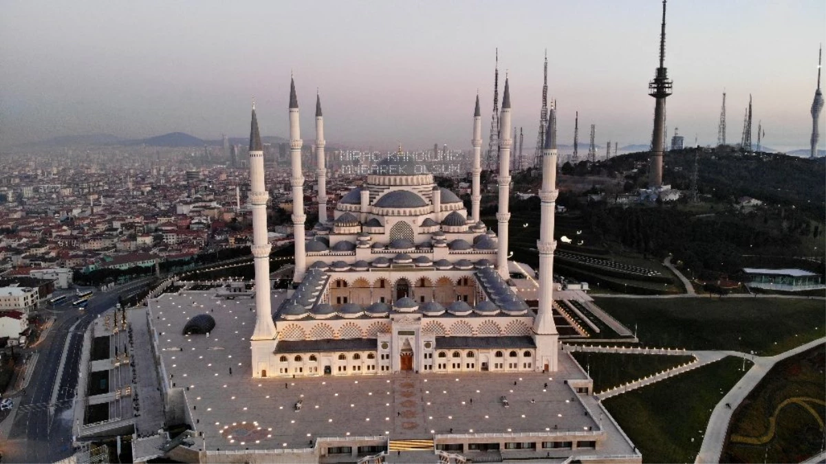 Miraç Kandili\'nde Çamlıca Camii havadan görüntülendi
