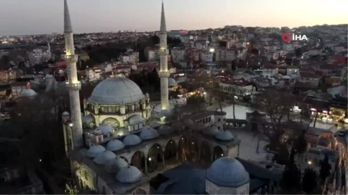 Miraç Kandili\'nde korona virüs tedbirleri kapsamında kapatılan Çamlıca Camii havadan görüntülendi