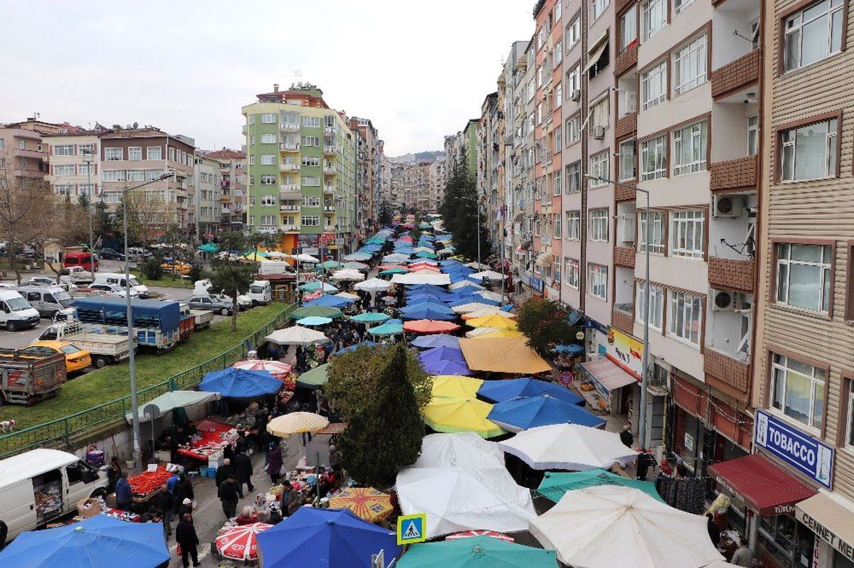 Pazarda virüs tedbirsizliği