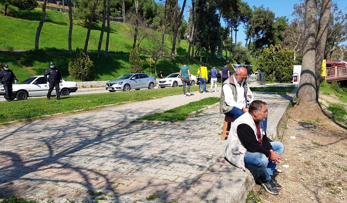 Adana\'da polisten anonslu "Evlerinizde kalmanızı tavsiye ediyoruz" uyarısı