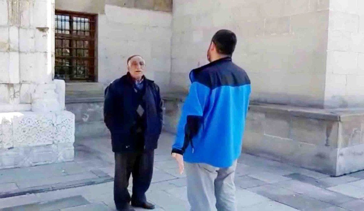 Aksaray\'da sokağa çıkan yaşlıların savunmaları şaşırttı