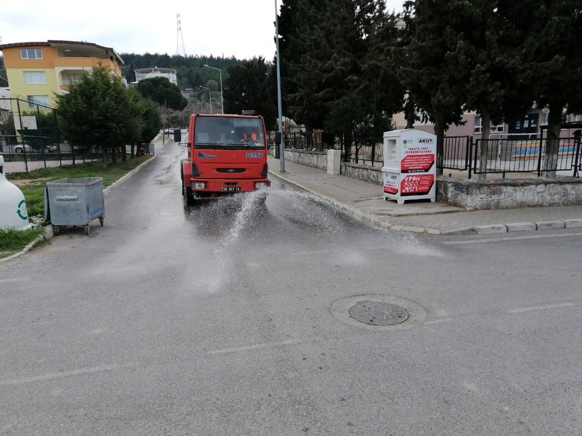 Aliağa\'daki tüm mahalleler dezenfekte ediliyor