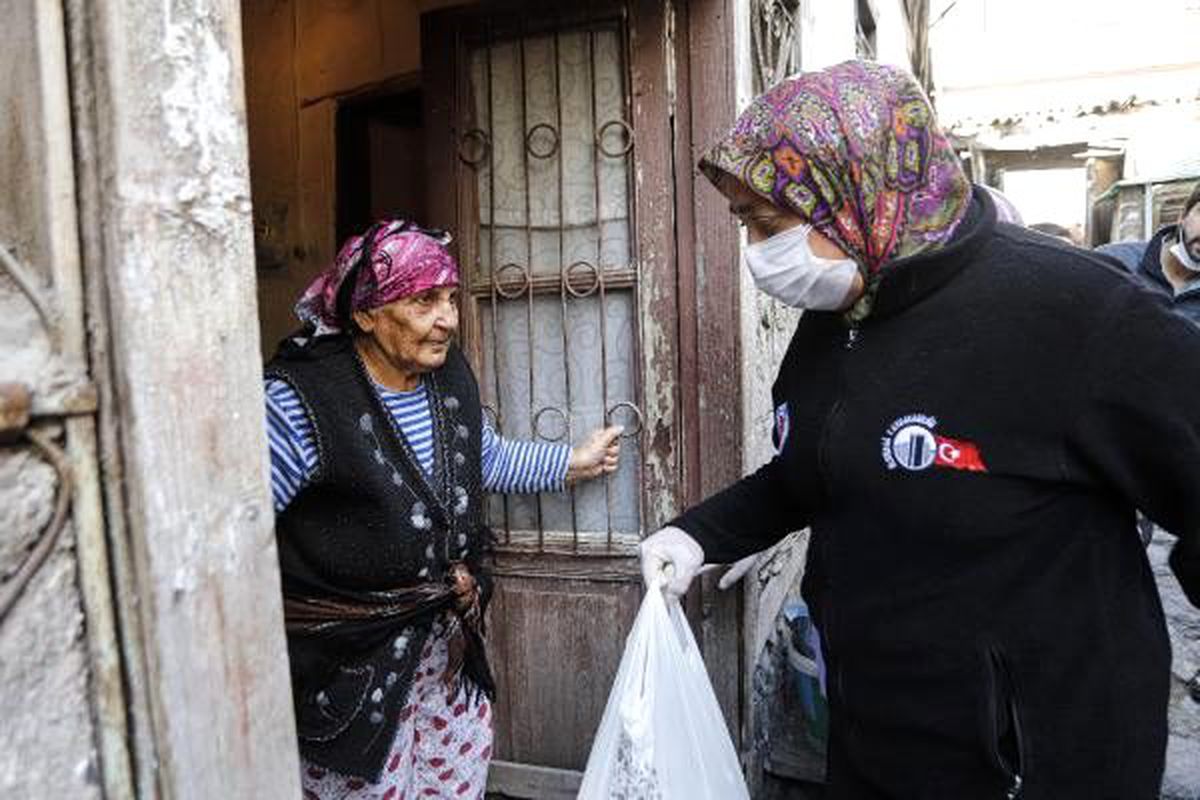 Ankara\'da 65 yaş üstü vatandaşların ihtiyaçları karşılanıyor (2)