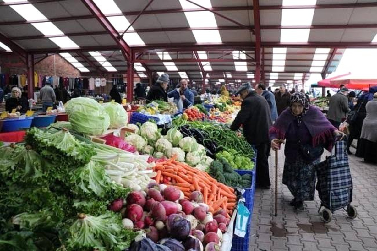 Ayancık\'ta kapalı pazar yeri kapatıldı