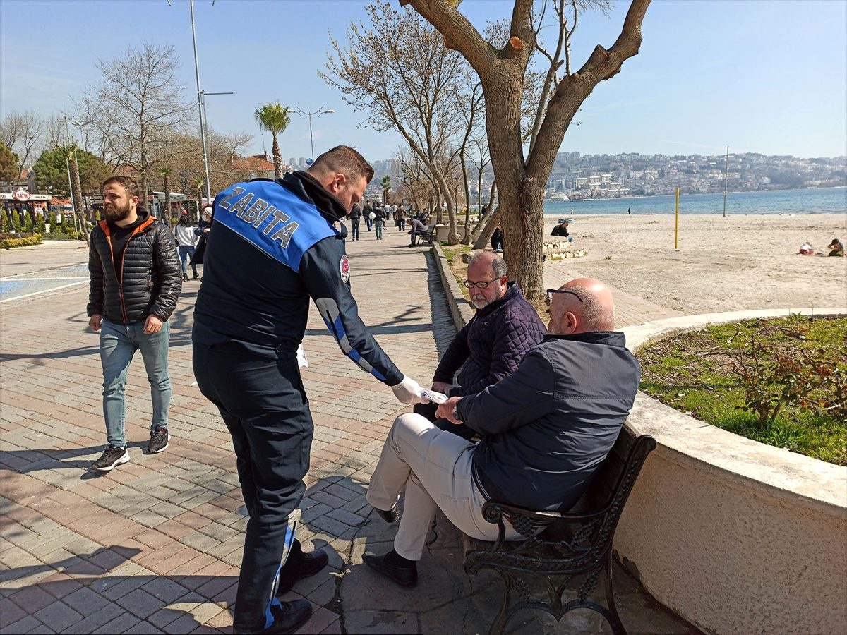 Büyükçekmece\'de "koronavirüsten korunma kılavuzu" dağıtıldı