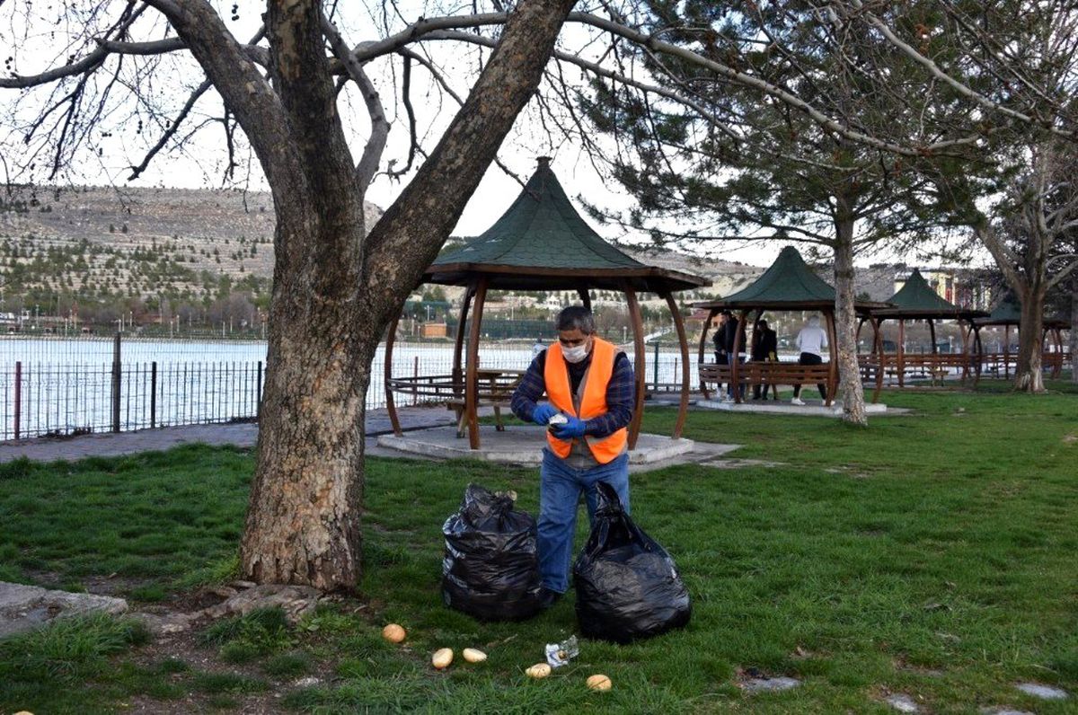 Doğadaki hayvanlara yiyecek takviyesi